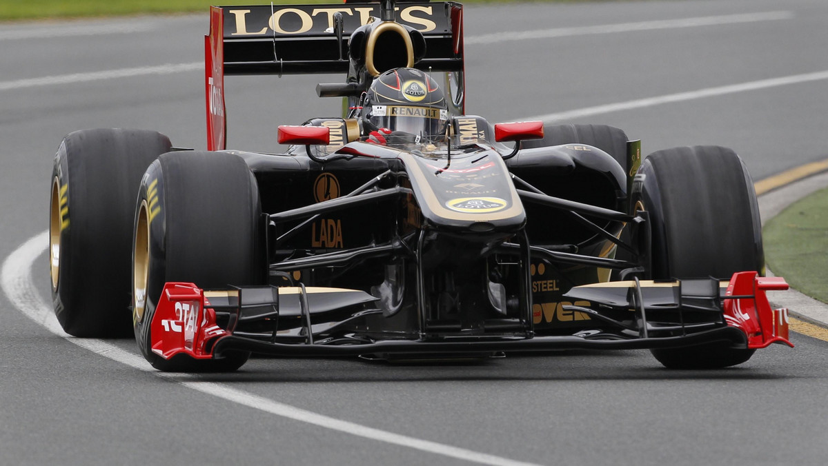 Kierowca Lotus Renault GP Nick Heidfeld zabrał głos w sprawie ruchomego tylnego skrzydła. Niemiec skrytykował rozwiązanie, które funkcjonuje od tego sezonu w rozmowie z "GP Update".