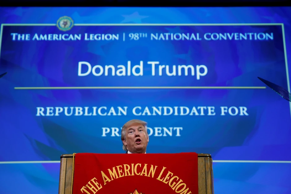 Trampa su u Belu kuću doveli glasovi ljutih belih muškaraca