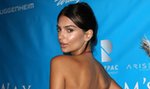 Emily Ratajkowski znów kusi! Zobacz jej świąteczną kartkę