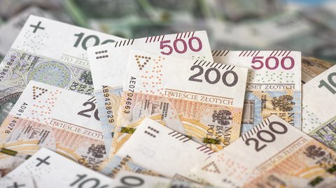 Średnia krajowa jest bardzo abstrakcyjnym bytem i wiele osób, zastanawia się, kto tyle w Polsce zarabia. GUS podał ciekawe dane dot. rozłożenia płac w przedsiębiorstwach za 2018 r. Sytuacja z płacami w kraju wygląda nieco inaczej