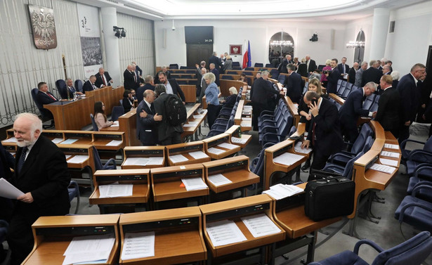 Partyjny pojedynek na protesty. Niewykluczona jest powtórka z głosowania