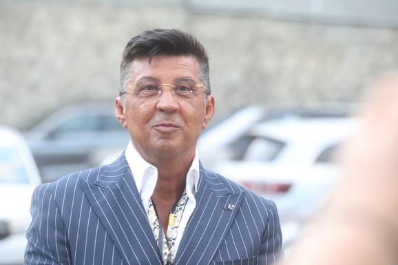 "BIVŠA ŽENA ME JE SPUSTILA NA ZEMLJU" Peja opleo po estradi: "Postoje pevači koje manje poštujem, nesigurni su" (Video)