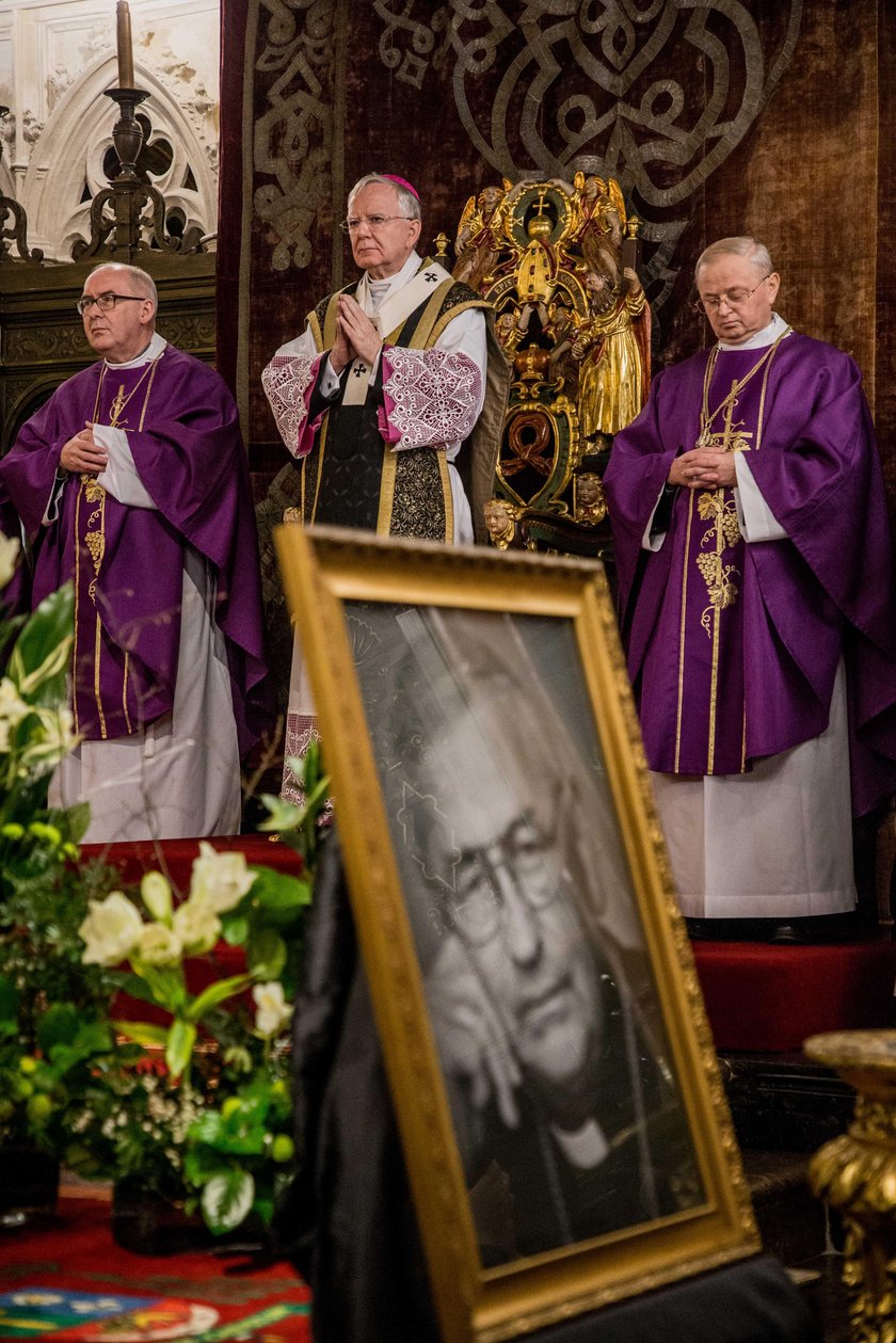 Uroczystości pogrzebowe bp. Tadeusza Pieronka