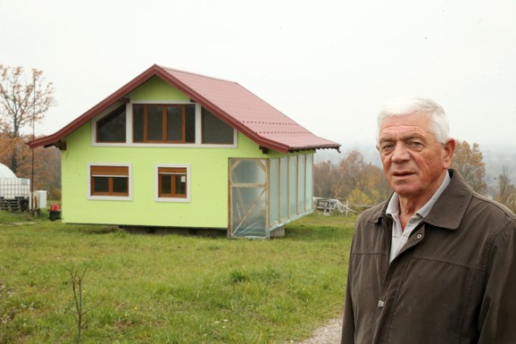 Bosanac ženi napravio rotirajuću kuću, pa otkrio razlog: "Čas hoće s ove, čas hoće s one strane. Sada se okreće!"