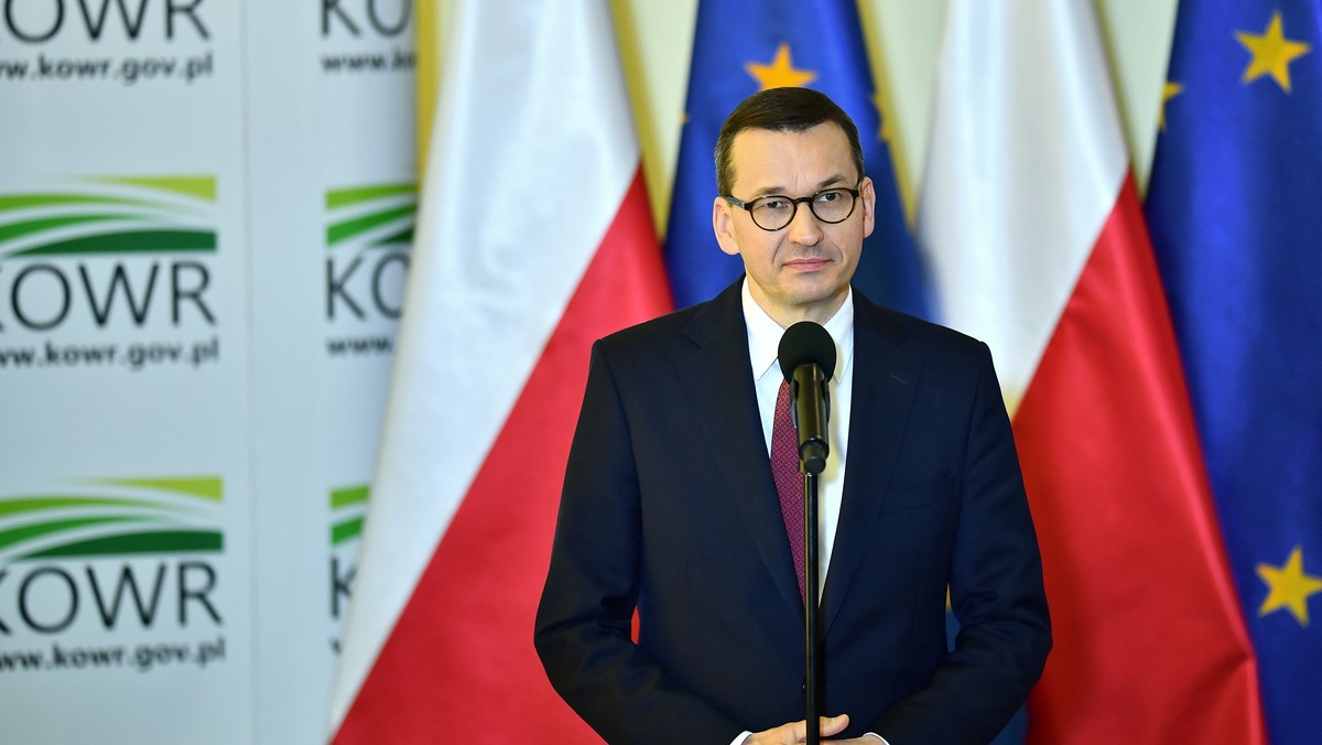 Prezydent współpracujący z rządem to warunek nieodzowny, by działać skutecznie, konkretnie i szybko - mówi premier Mateusz Morawiecki w wywiadzie dla "Gazety Polskiej". Według niego wybór prezydenta z opozycji mógłby oznaczać paraliż państwa.