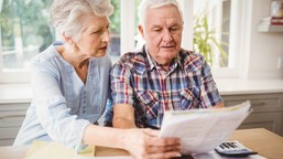 spór o wypłaty dla seniorów. tysiące osób żąda wyrównania zaniżonych emerytur. co na to zus?