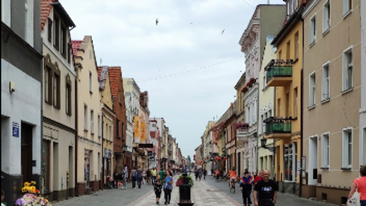 Życie Rawicza to tygodnik, który od 2000 roku ukazuje się na terenie powiatu rawickiego (Wielkopolska). Pismo obejmuje swoim zasięgiem obszar pięciu gmin powiatu: Bojanowo, Jutrosin, Miejska Górka, Pakosław oraz Rawicz. Tygodnik ma charakter publicystyczno-informacyjny, dziennikarze gazety podejmują tematykę istotną dla lokalnej społeczności - od polityki, gospodarki, przez prawo, służbę zdrowia, rolnictwo aż po kulturę i sport. 