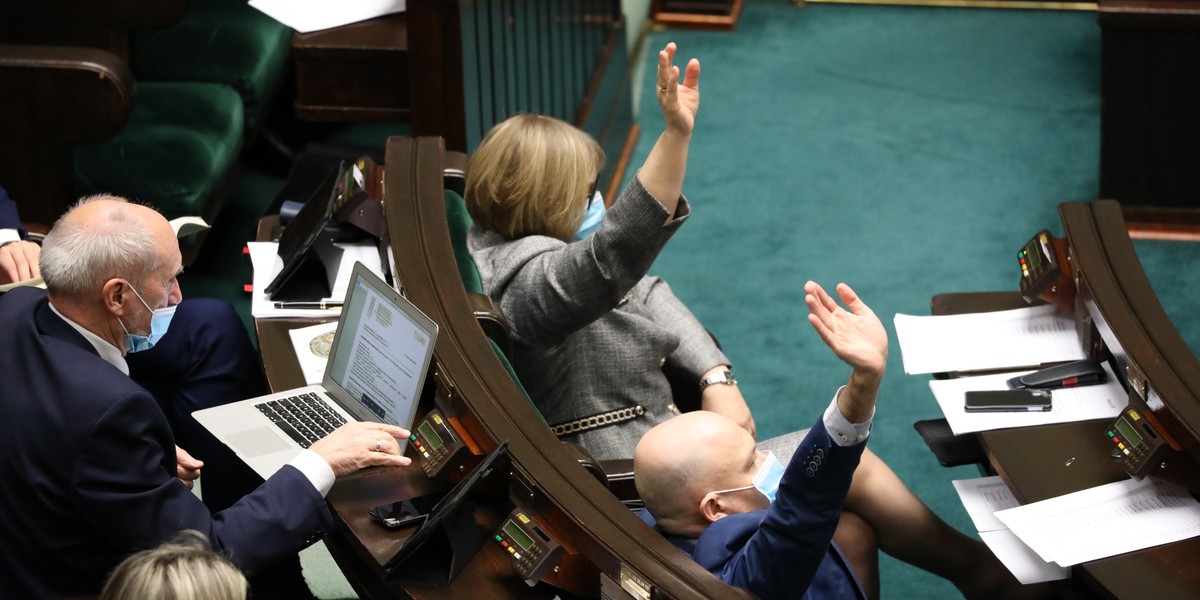 Część poprawek Senatu znalazła uznanie posłów. Tarcza 6.0 trafi do prezydenta.