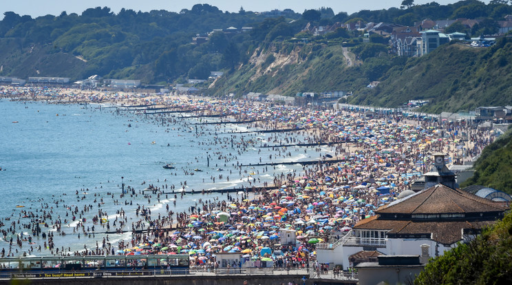 Hőhullám Angliában - távolságtartás nélkül a strandokon / Fotó: GettyImages