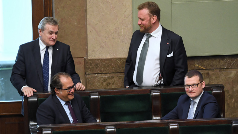 Dlaczego opozycja chce odwołać Szumowskiego? Wotum nieufności wobec ministra zdrowia
