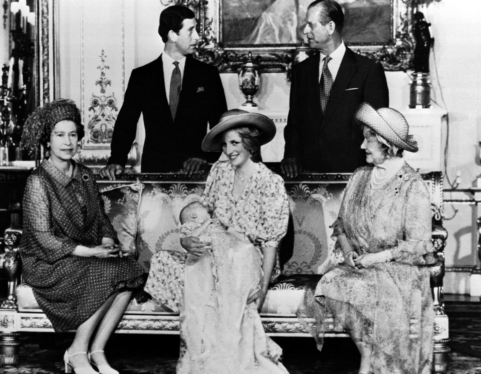 Rodzinne zdjęcie z okazji chrztu księcia Williama