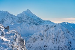 Tatry: Grupa nastoletnich sportowców i samotny turysta w tarapatach