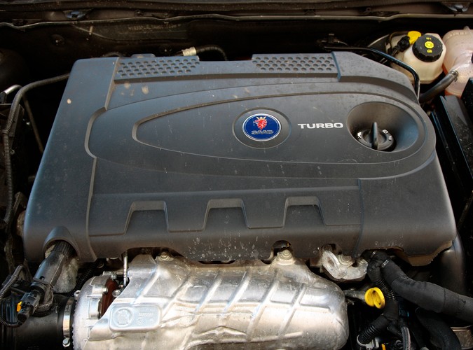 Oto najnowszy Saab 9-5 chwycił kierowców za serce. Tak, tak Polacy zamiast niemieckich gablot wybierają najnowszą limuzynę szwedzkiej marki. Wirus turbo z dnia na dzień atakuje nowe organizmy!