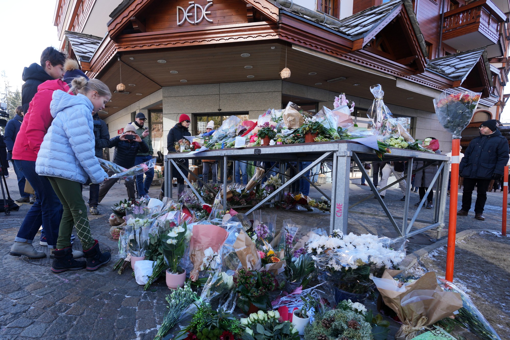 V bare Le Constellation vypukol tragický požiar. 