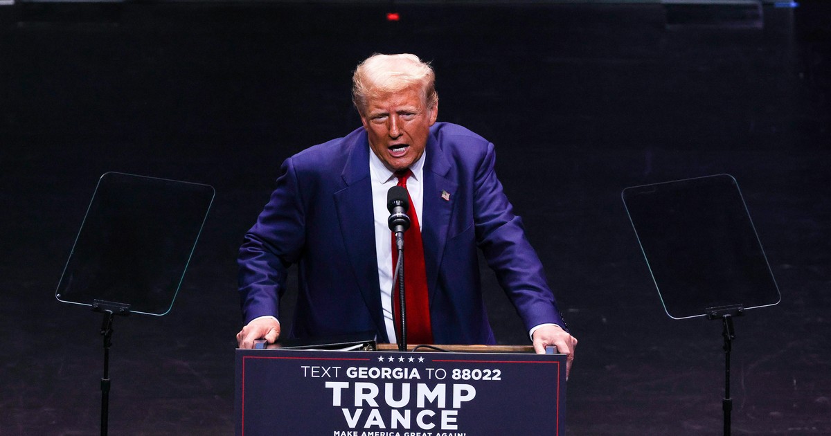 A 90-es évek topmodellje azzal vádolja Donald Trumpot, hogy letapizta – Jeffrey Epstein neve is előkerült