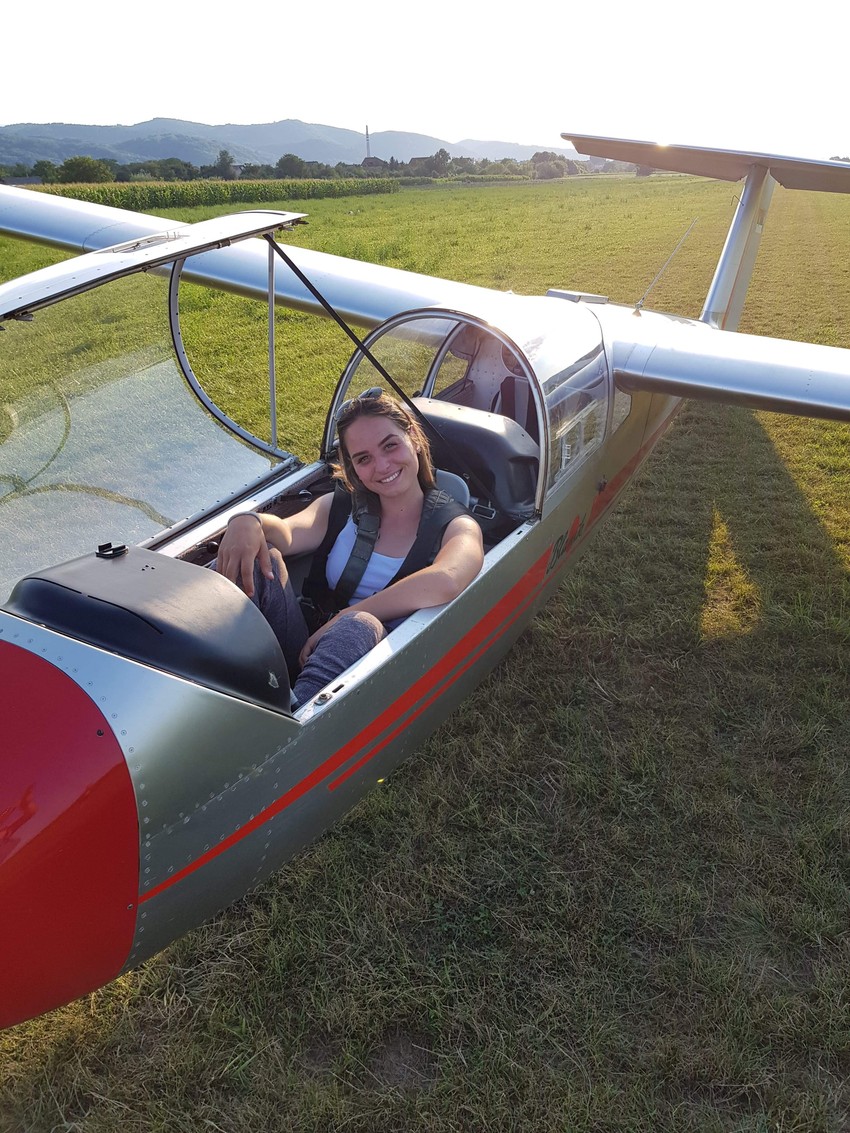 Zora Vilotić, najmlađi pilot u Srbiji