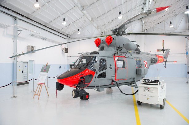 PZL-Świdnik opracował i wyprodukował śmigłowiec W-3RM Anakonda, który służy w polskiej Marynarce Wojennej. Polscy marynarze wykorzystują sześć takich maszyn oraz dwa śmigłowce W-3 w wersji transportowej. Obecnie w Świdniku realizowany jest kontrakt na modernizację pięciu śmigłowców użytkowanych przez Brygadę Lotnictwa Marynarki Wojennej do nowocześniejszej wersji ratownictwa morskiego. Na zdjęciu: Śmigłowiec W-3RM Anakonda fot. (ukit) PAP/Wojciech Pacewicz