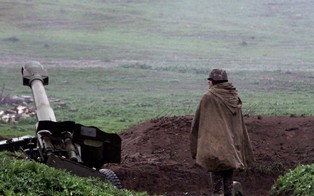 UE wzywa do zaprzestania działań wojennych w Górskim Karabachu i powrotu do negocjacji