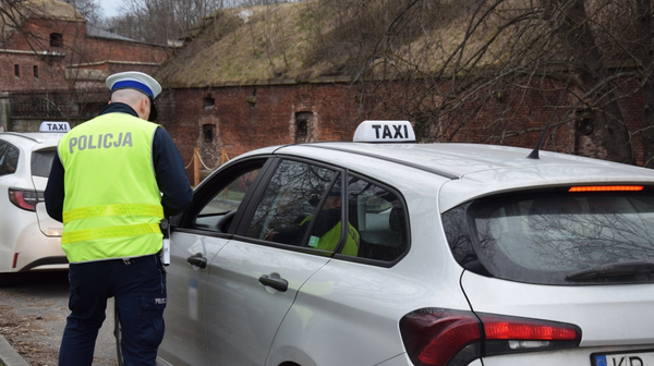 Skontrolowano 38 pojazdów, których kierowcy są odpowiedzialni za przewóz osób na terenie miasta