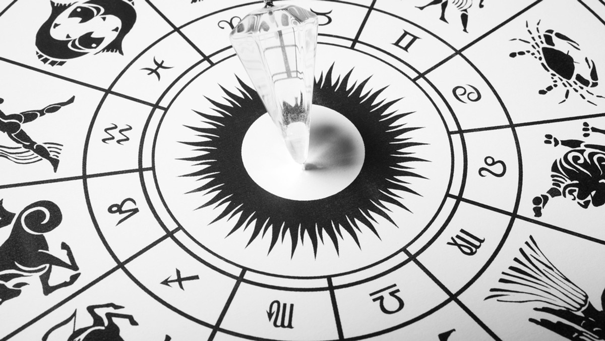 Horoskop dzienny na 11 maja 2018 roku. Znaki zodiaku mają znaczenie dla wielu osób, które chcą odnaleźć swoją przyszłość w gwiazdach. Kto może liczyć na pomyślność losu, a kto powinien spodziewać się zagrożeń? Sprawdź horoskop i dowiedz się, co czeka Cię dziś.