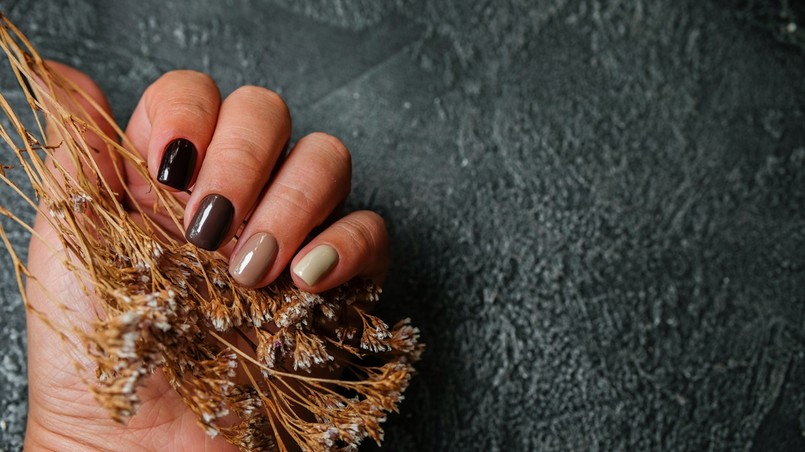 Paznokcie jesienne 2025