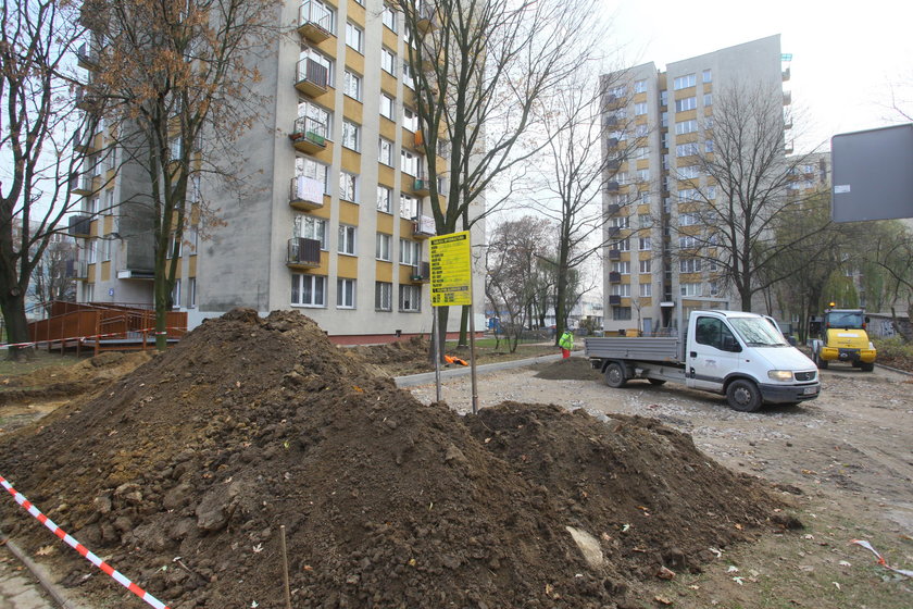 Budują nam parking pod nosem!