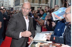 Jason Statham będzie "walił innych gości po łbie i strzelał im w stopy"