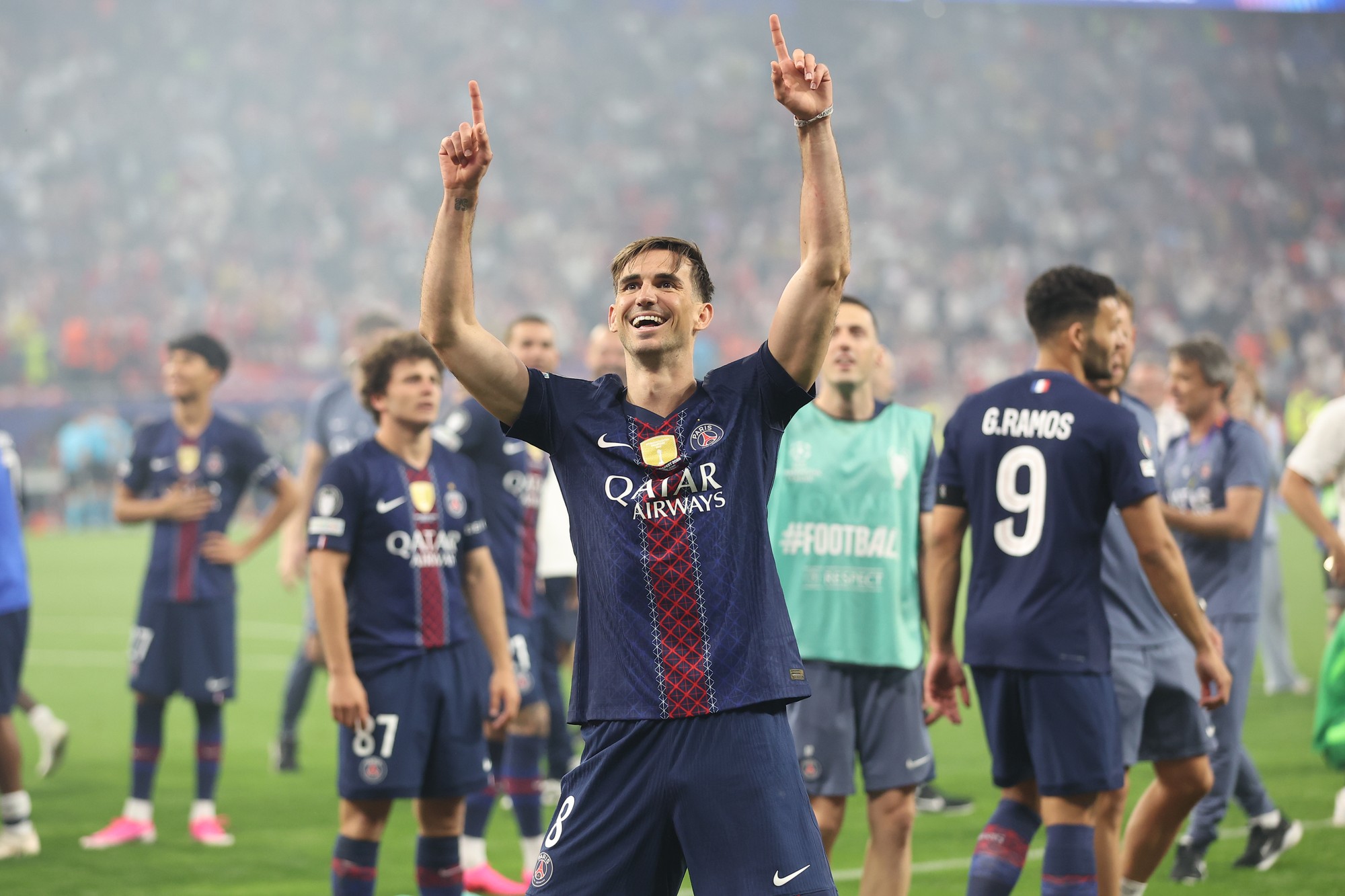 Futbalisti PSG oslavujú výhru vo finále Ligy majstrov. 