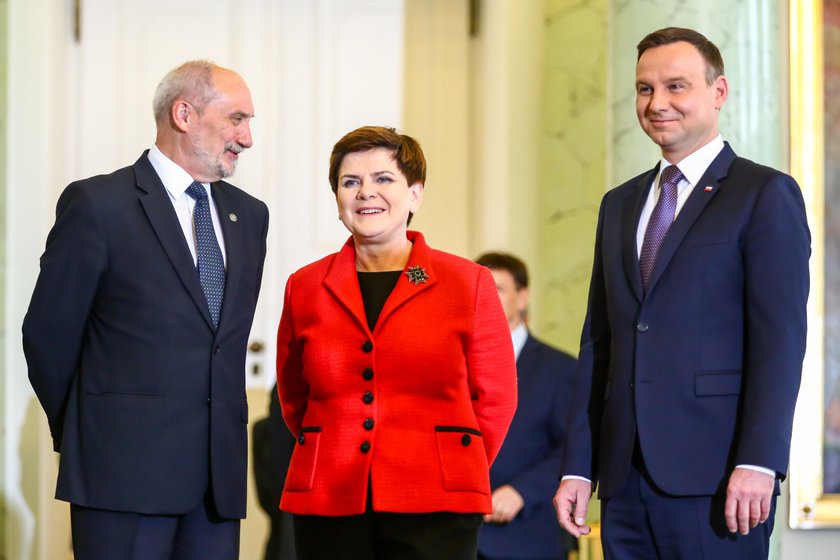 Premier Szydło zabrała głos ws. konfliktu Dudy i Macierewicza