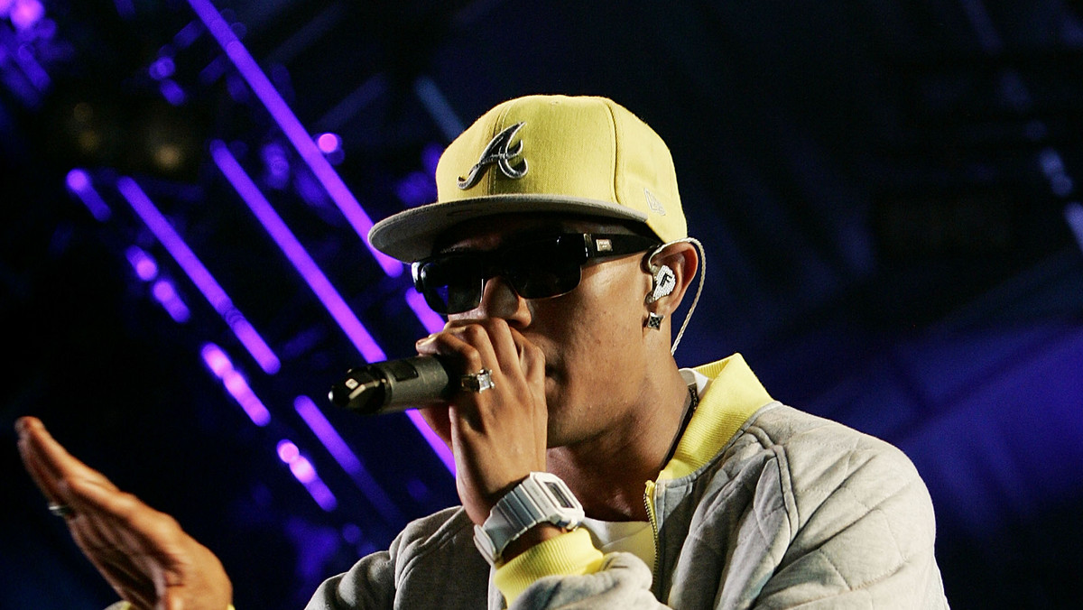 Fazer znany z grupy N-Dubz przygotowuje solową płytę. Na krążku pojawi się gościnnie wielu popularnych artystów, w tym Rihanna, Katy Perry i Chris Brown.