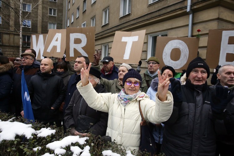 WŁADYSŁAW BARTOSZEWSKI UHONOROWANY W WARSZAWIE