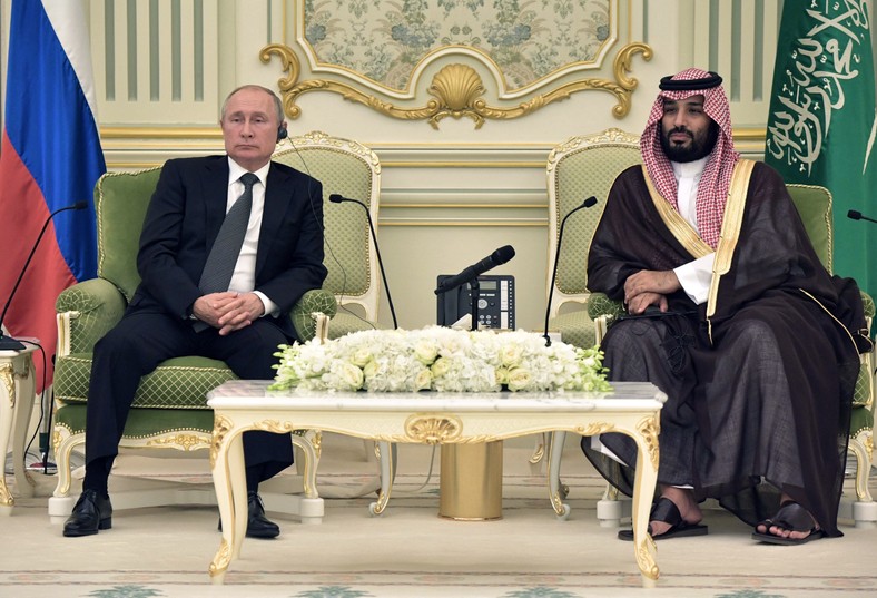 Prezydent Rosji Władimir Putin i książę koronny Arabii Saudyjskiej Mohammad bin Salman al Saud