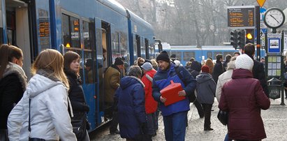 Nie korzystajcie dziś z elektronicznych tablic na przystankach