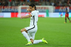 Liga francuska: Cztery gole Cavaniego. 90. minut Krychowiaka. Paris Saint Germain liderem. WIDEO