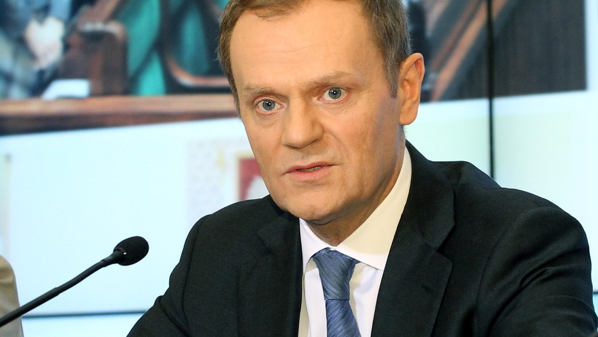 Nigdy nie będzie kompletnej listy leków refundowanych, gdyż wymagałoby to wpisania na taką listę wszystkich produkowanych leków - powiedział premier Donald Tusk. Podkreślił, że lista nie jest autorskim pomysłem ministra zdrowia Bartosza Arłukowicza.