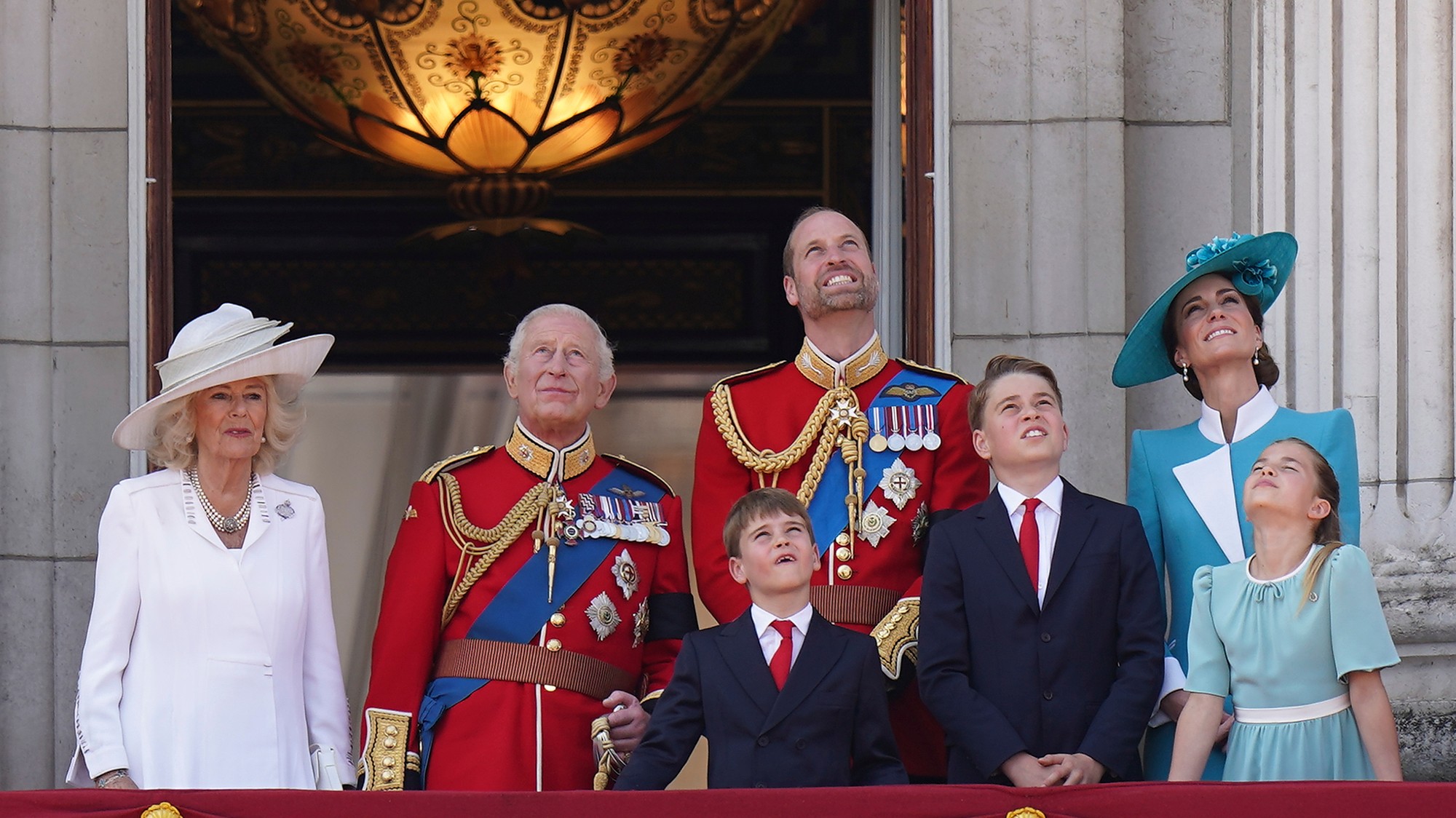 Vojenská prehliadka Trooping the Colour na počesť narodenín britského kráľa Karola III.: Princ William s rodinou.