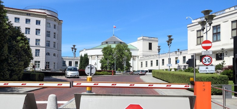 PiS ma powody do niepokoju. Opozycja idzie w górę. NAJNOWSZY SONDAŻ