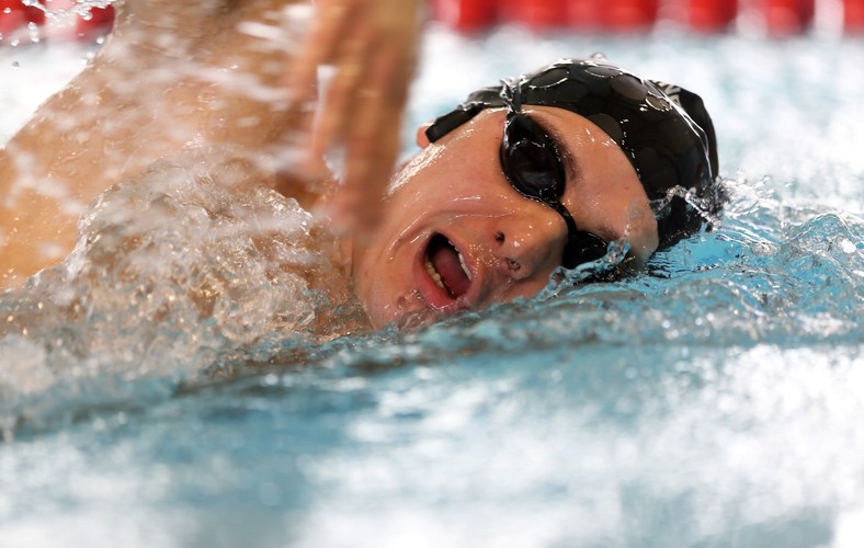 Karaś próbuje pobić rekord Guinnessa na basenie