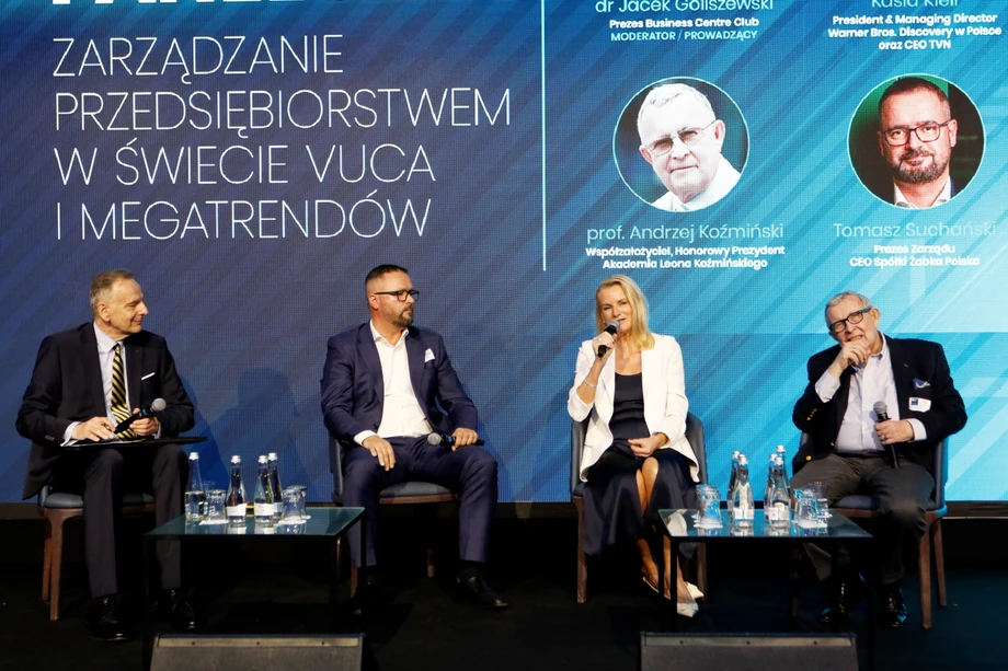 Jacek Goliszewski, prezes BCC, Tomasz Suchański, prezes Żabki, Kasia Kieli, president & managing director Warner Bros. Discovery Polska, CEO TVN, prof. Andrzej K. Koźmiński, honorowy prezydent Akademii Leona Koźmińskiego