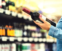 Zakaz sprzedaży alkoholu na stacjach. Minister chce ograniczyć handel