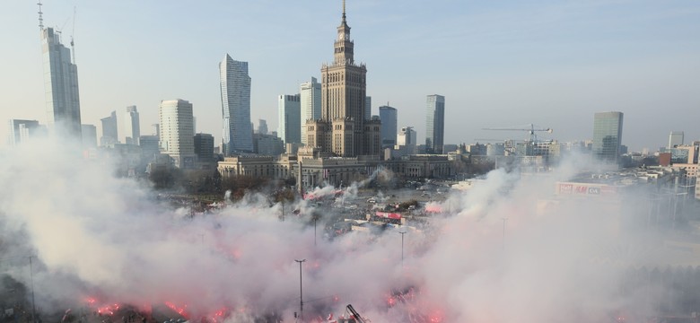 Wiceszef MSWiA: Spalenie flagi Niemiec i portretu Tuska to wykroczenia