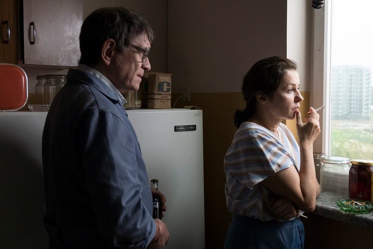 Andrzej Seweryn i Aleksandra Konieczna w filmie 'Ostatnia rodzina'