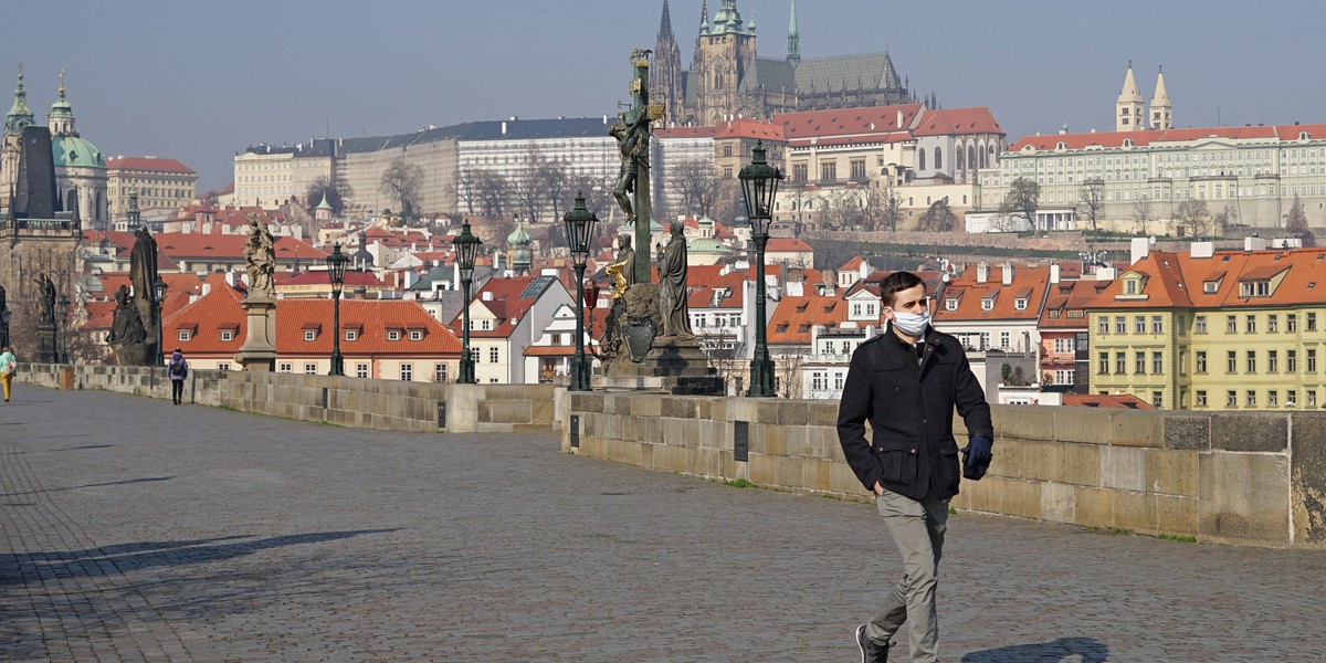 Zapowiedziane przez czeski rząd zmiany mogą być wprowadzone dzięki utrzymywaniu się przez siedem dni stopnia zagrożenia epidemicznego w kraju na poziomie 57 pkt. w 100-punktowej skali. 