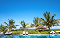 Polacy nie odpuszczają i szukają podróży. TAM nie ma ani testów, ani kwarantanny