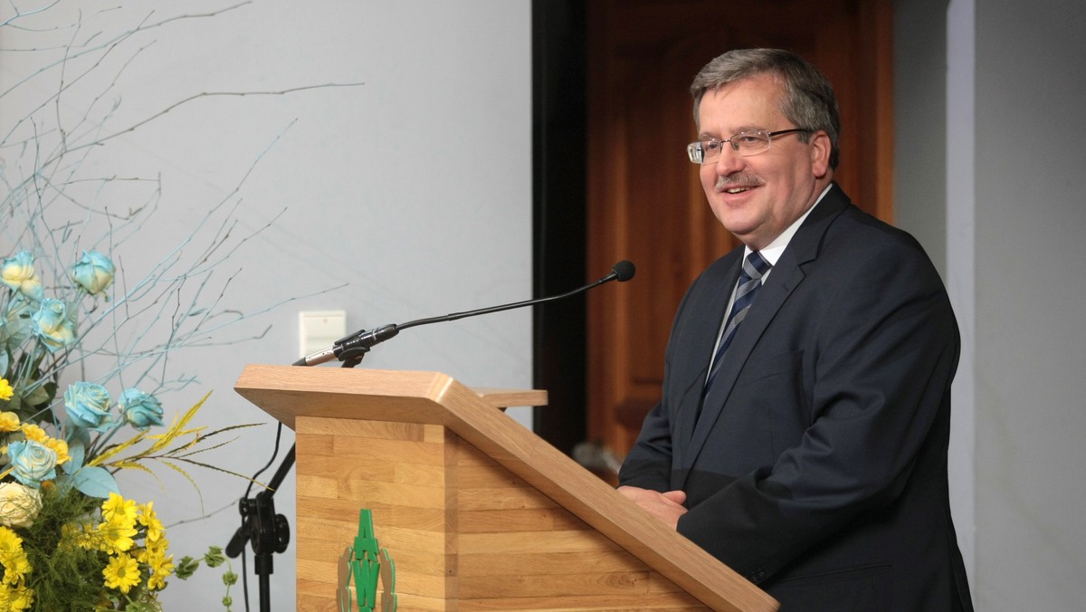 Jutro prezydent Bronisław Komorowski spotka się w Pałacu Prezydenckim z szefami sejmowych komisji: obrony narodowej - Stefanem Niesiołowskim i spraw zagranicznych - Grzegorzem Schetyną.