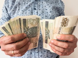Będzie nowy dodatek dopełniający w 2025 r. Dopłata nawet 2520 zł miesięcznie [KRYTERIA]