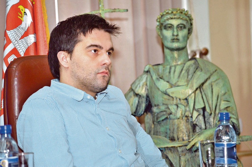 Ivan Vuković nije ispunjavao neophodne uslove da postane direktor pozorišta