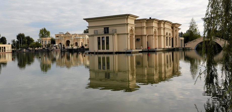 Hotel Venecia Palace w Michałowicach