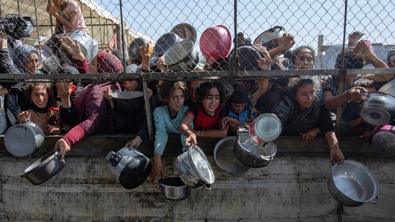 Izrael zaatakował punkt pomocy humanitarnej. Są liczne ofiary i ranni