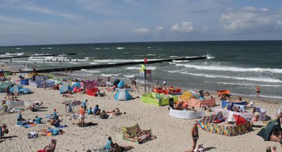 Turyści chwalą się, że zabierają na plażę słoiczek z mąką. Powód jest zaskakujący